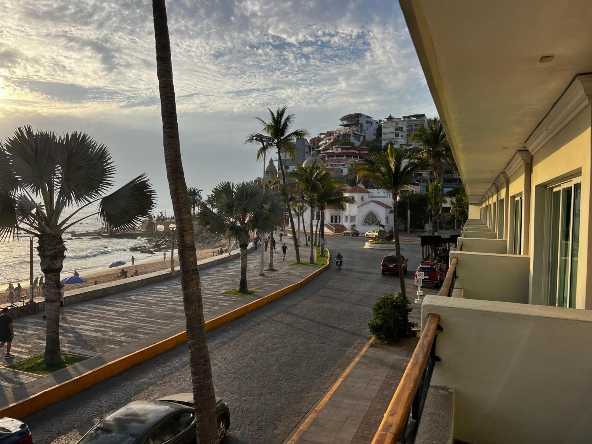 Hotel La Siesta Malecon Mazatlán Rum bild