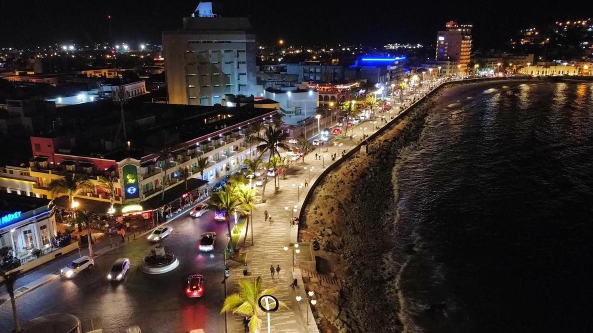Hotel La Siesta Malecon Mazatlán Exteriör bild